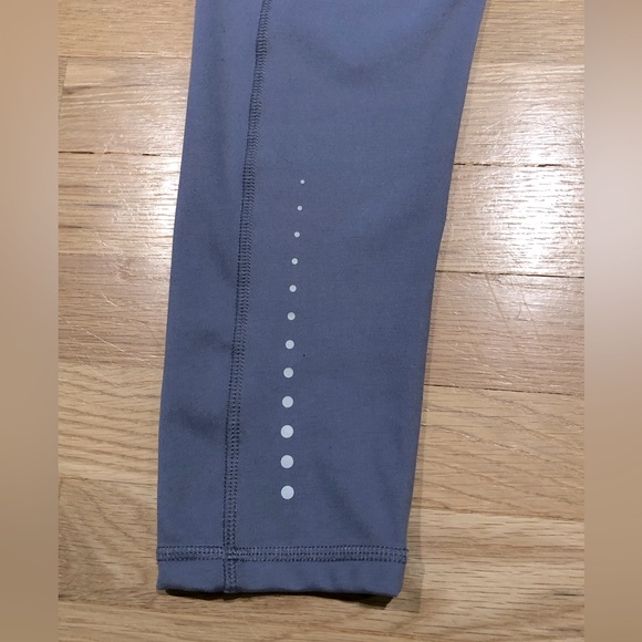 Ladies Danskin Capri Leggings - Size M - Picture 6 of 8